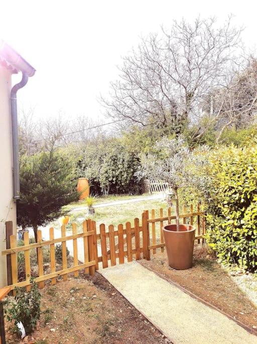 Entre Ventoux Et Luberon, Appartement Dans Maison. Malemort-du-Comtat Dış mekan fotoğraf
